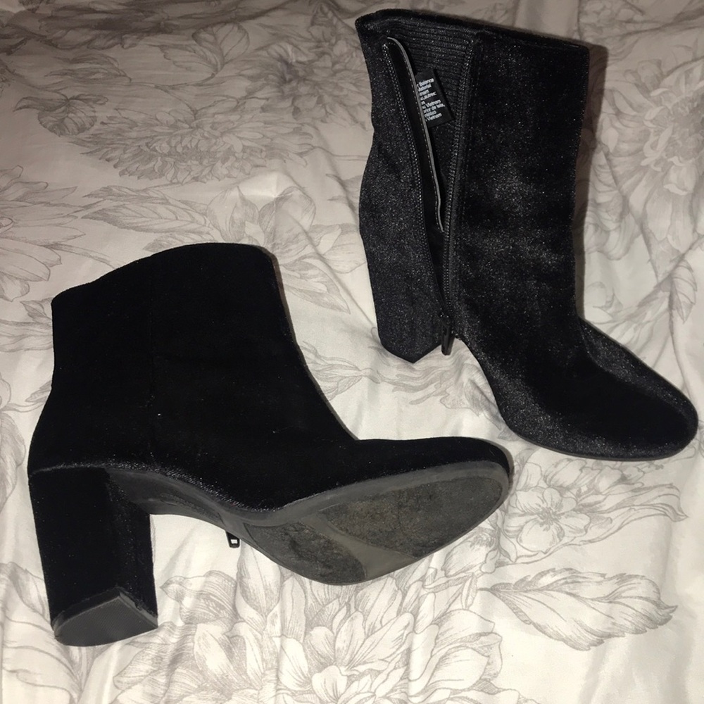 Black heel boots